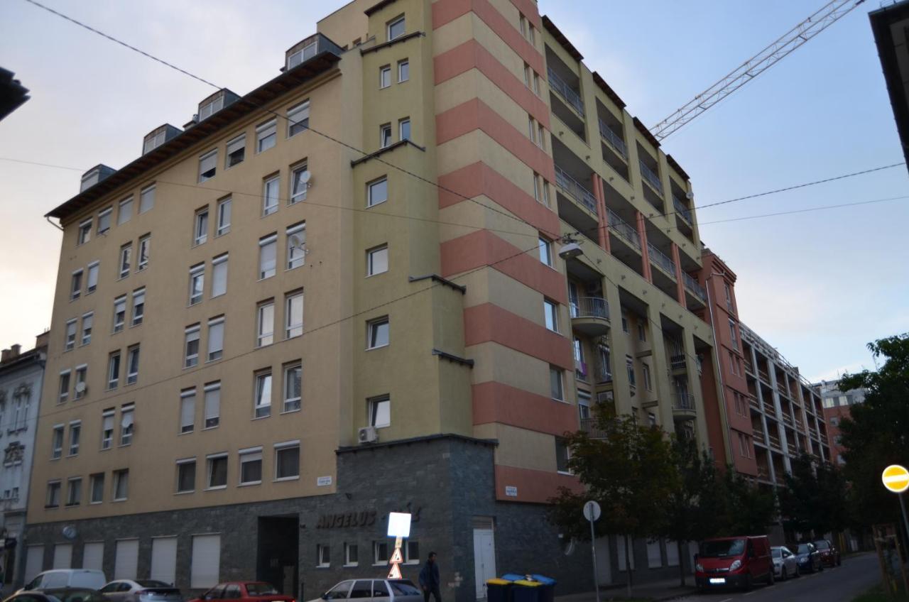 Flat At The Edge Of The Center + Parking Budapeste Exterior foto